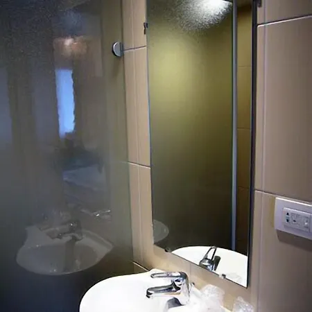 Hotel The Originals Access Bordeaux Aeroport 2*
