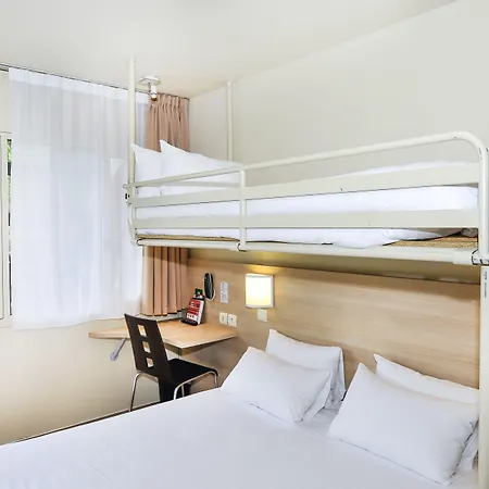 Hotel The Originals Access Bordeaux Aeroport