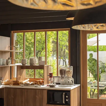 Hotel The Originals Access Bordeaux Aeroport 2*