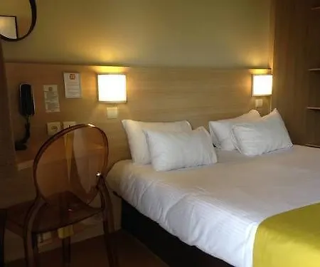Hotel The Originals Access Bordeaux Aeroport 2*
