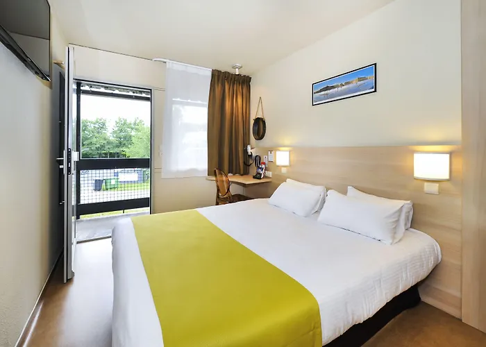 Hotel The Originals Access Bordeaux Aeroport