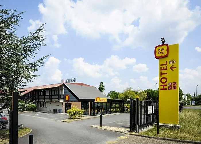 Hotel The Originals Access Bordeaux Aeroport 2*