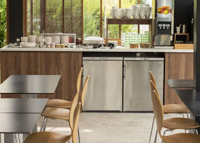 Hotel The Originals Access Bordeaux Aeroport