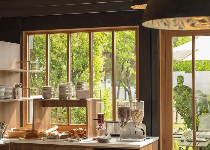 Hotel The Originals Access Bordeaux Aeroport 2*