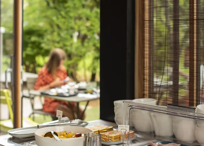 Hotel The Originals Access Bordeaux Aeroport 2*