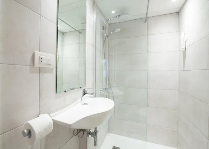 Hotel The Originals Access Bordeaux Aeroport