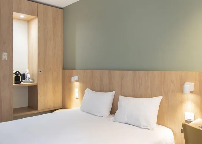 Hotel The Originals Access Bordeaux Aeroport