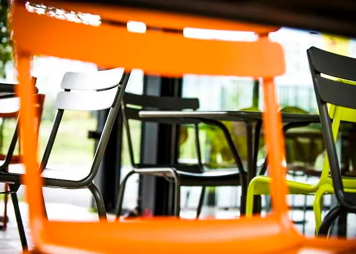 Hotel The Originals Access Bordeaux Aeroport