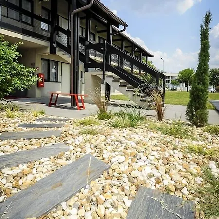 The Originals Access Bordeaux Aéroport Hotel 2*